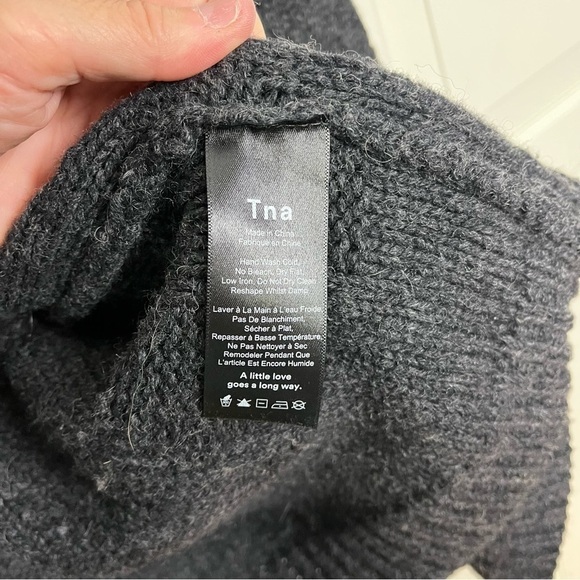 Aritzia TNA | 100%  Lambswool Cabincore Zip Up Cardigan Sweater Size Small - Picture 8 of 10